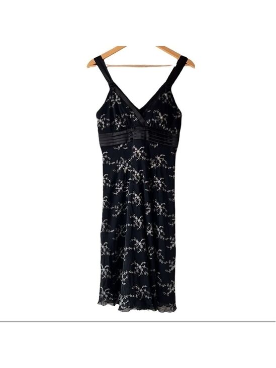 le chateau Dresses & Skirts - 𝅺le CHÂTEAU Black V Neck Sleeveless Dress Size Small